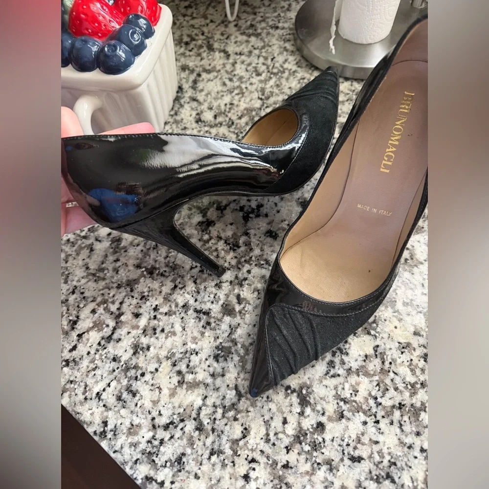 Bruno Magli black patent pump textured pointed toe heel suede formal Italy $400